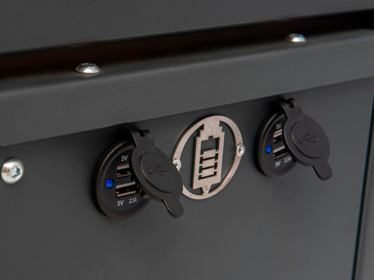 Лавки з сонячними панелями Лавки з сонячними панелями