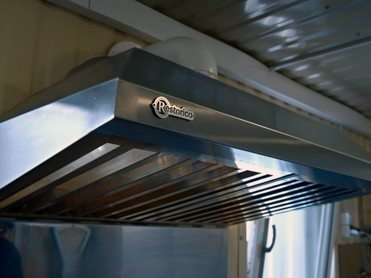 Вагон-кухня зі складом для продуктів Вагон-кухня зі складом для продуктів