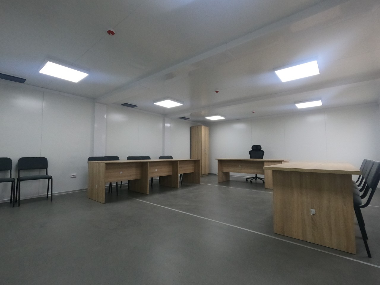 210 Модульний офіс на 8 людей 210 Модульний офіс на 8 людей