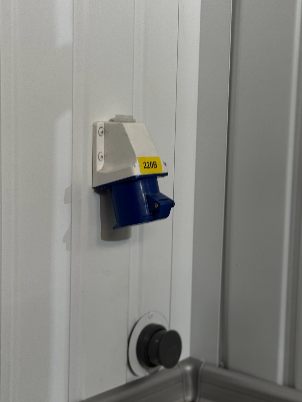 Сантехнічний модуль на базі контейнера Сантехнічний модуль на базі контейнера