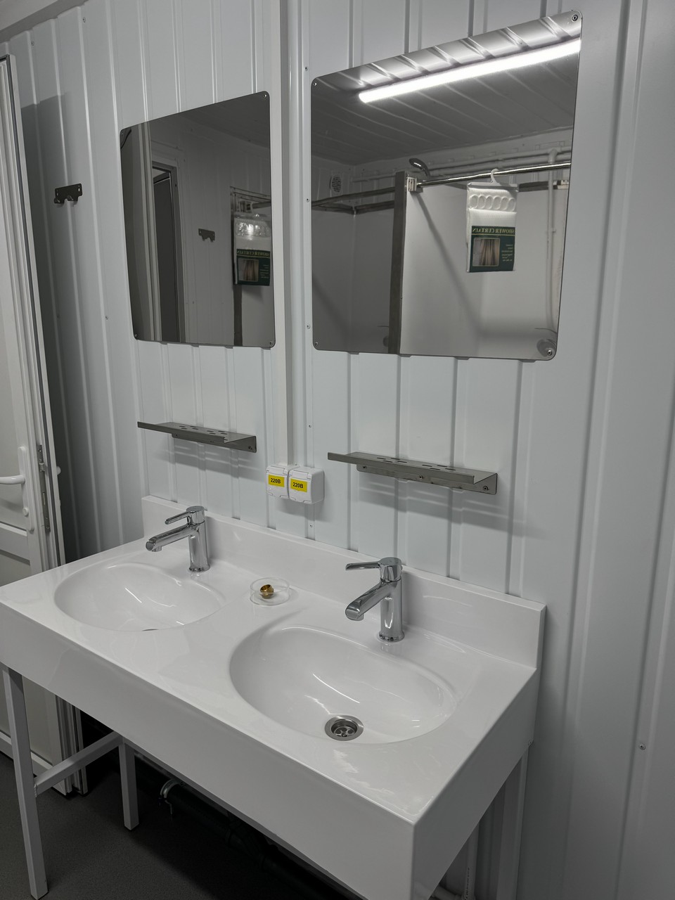 Сантехнічний модуль на базі контейнера Сантехнічний модуль на базі контейнера