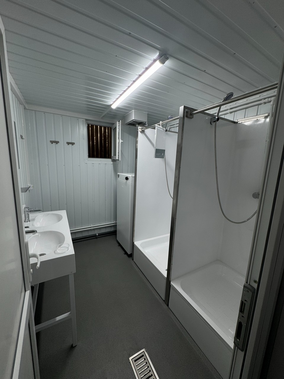 Сантехнічний модуль на базі контейнера Сантехнічний модуль на базі контейнера