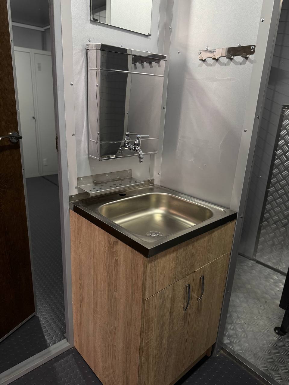 Промисловий модуль-битовка на шасі Промисловий модуль-битовка на шасі